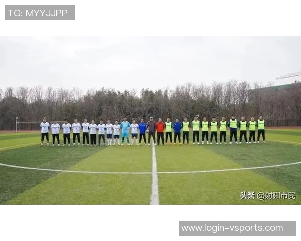 足球盛宴中的团结力量集体庆祝动作传递的激情与友谊