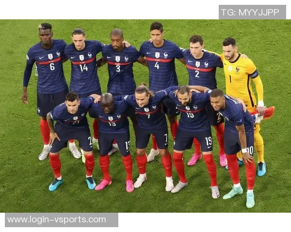 足球比赛中裁判的数量与职责解析及其对比赛的影响